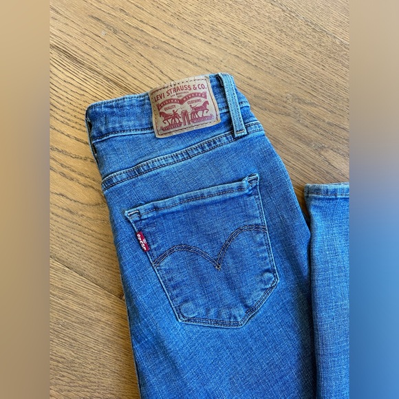 Levi’s 721 High Rise Skinny - Picture 6 of 8
